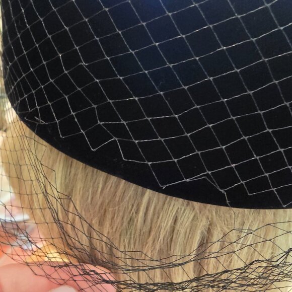 Vintage Black Pillbox Style Hat with Beadwork & Tulle - Picture 7 of 11